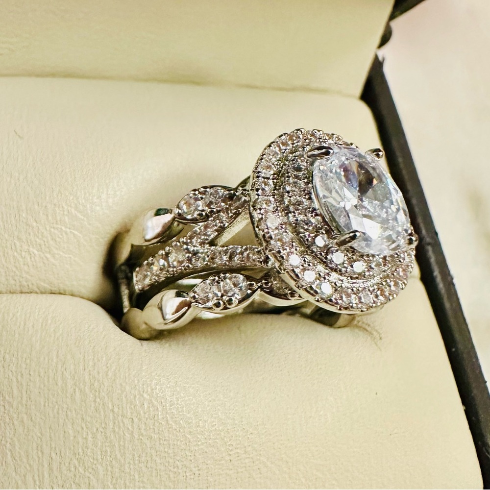 Elegant Silver Halo Bridal Ring with Zirconia Center Stone Size 6 - Picture 6 of 8